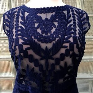 Laundry sleeveless embroidered lace top